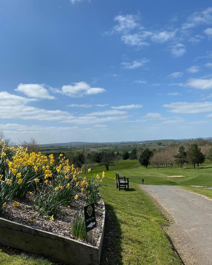 Temple Golf Club Hotel Lisburn Esterno foto